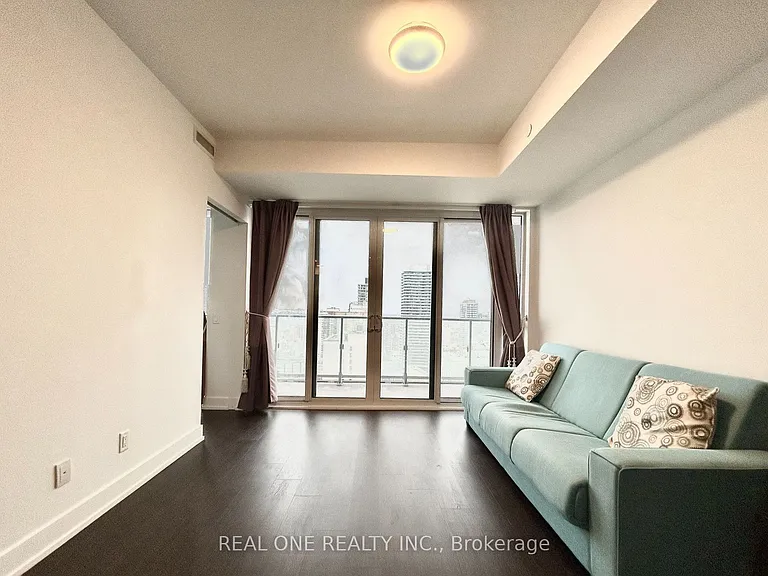 7 Grenville St #3009 — Photo 8