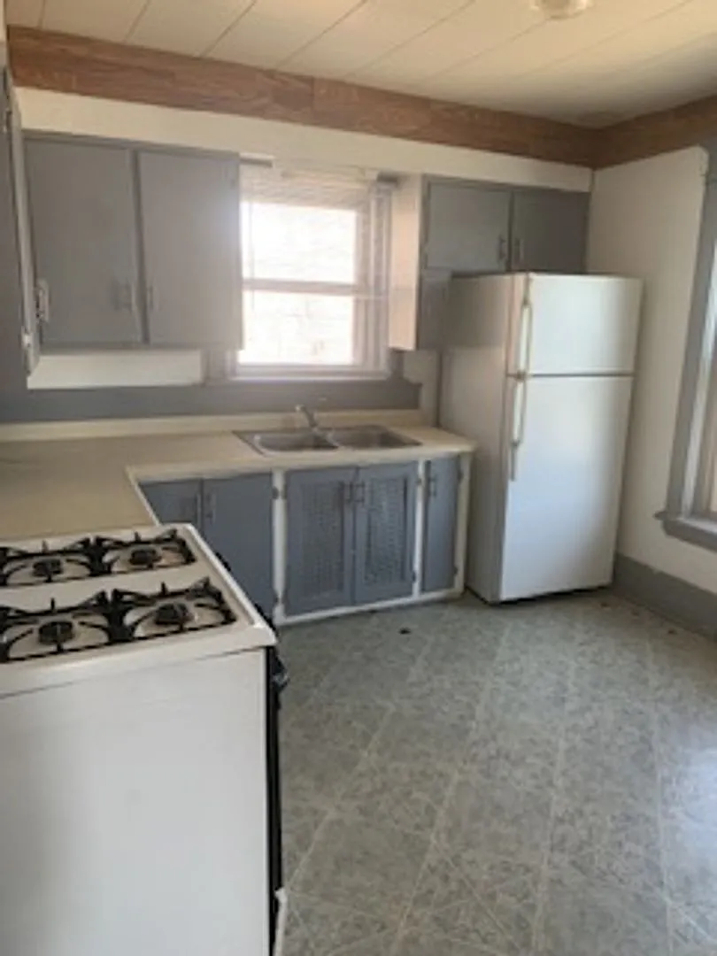 117 1/2 Lafayette Street — Photo 3