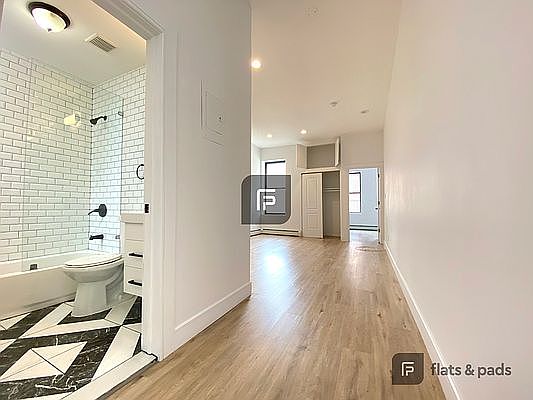 3rd image of 189 Jefferson Ave APT 4A