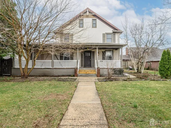 324 N 8th Ave, Manville, NJ 08835