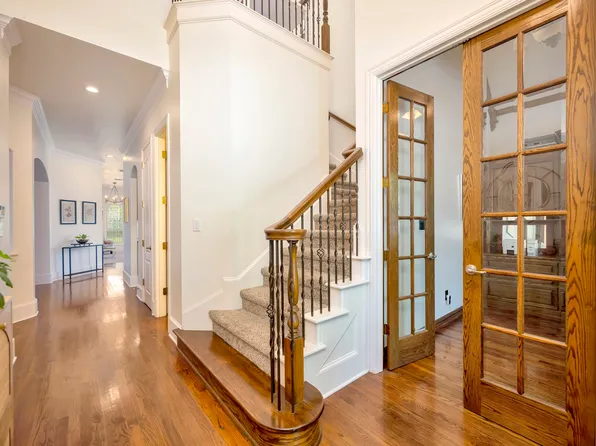 221 Versailles Ln, Keller, TX 76248