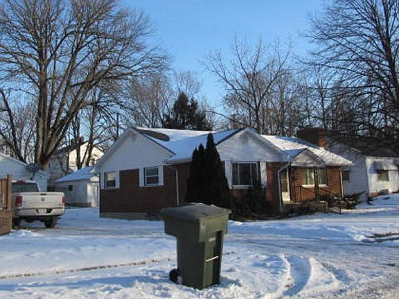 2nd image of 1827 Pinecrest Dr