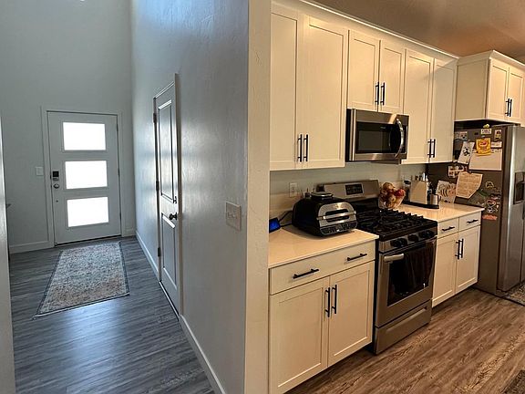 3rd image of 926 W Sunspear Dr