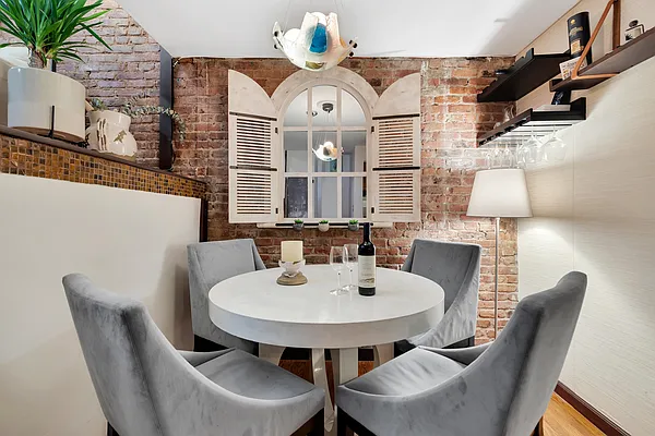 Sold by Compass | media 2