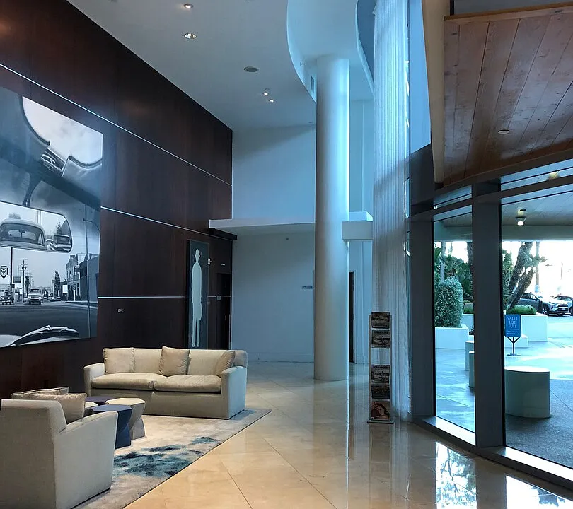 Marina Pointe Dr