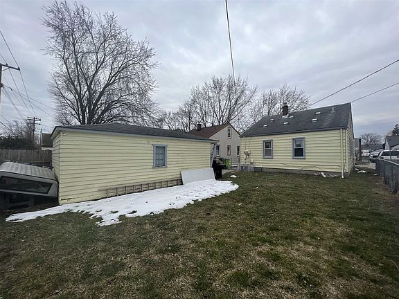 2nd image of 28350 Hillview St