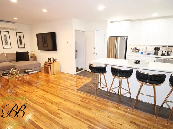 2070 Pearson Street image 32 of 36