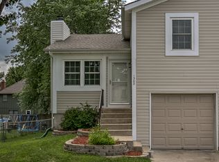 1303 E 152nd Ter, Olathe, KS 66062
