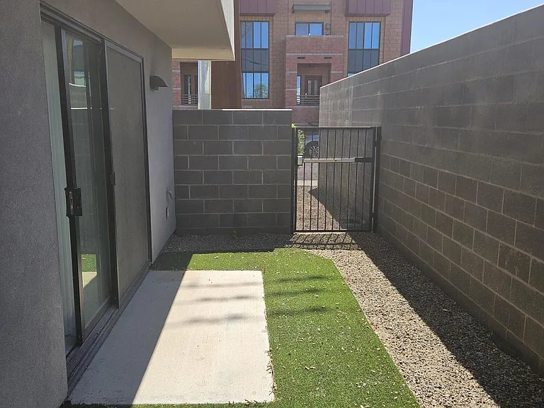 234 S Wilson St — Photo 35