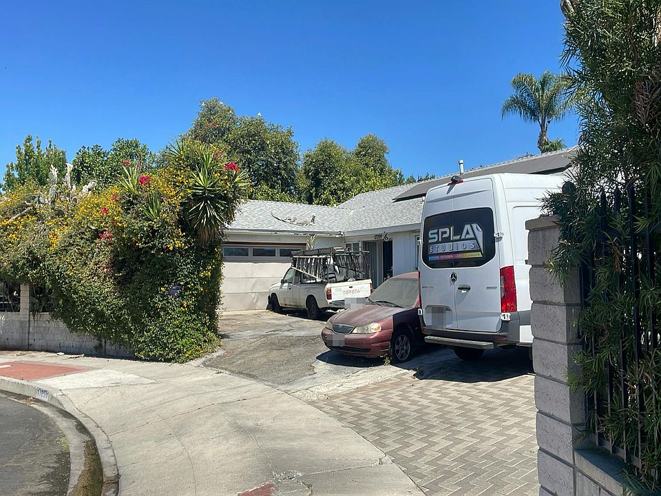 1st image of 17259 Victory Blvd