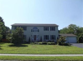 6 Skye Line Dr, Sutton, MA 01590