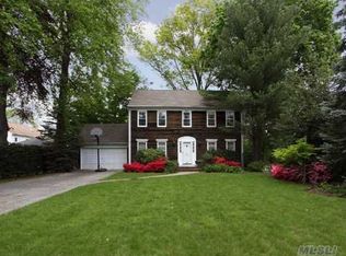 89 Saint Pauls Pl, Hempstead, NY 11550