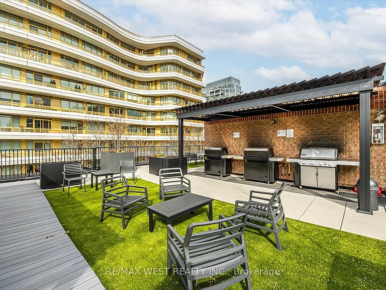 225 Davenport Rd #503 — Photo 24