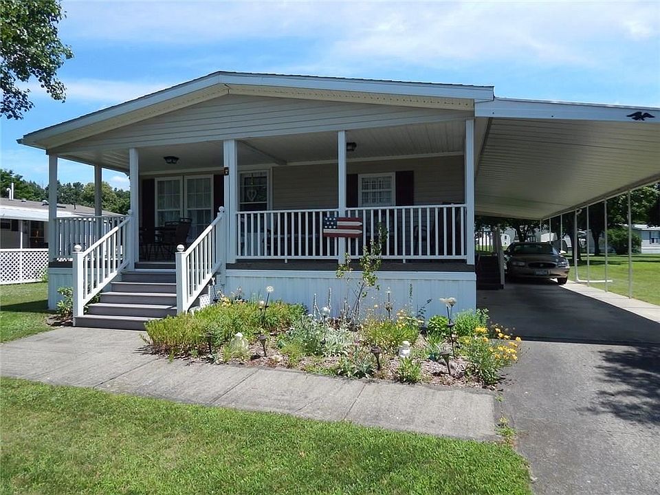 1st image of 6 Hillcrest Cir