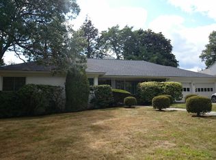 858 W Roxbury Pkwy, Brookline, MA 02467