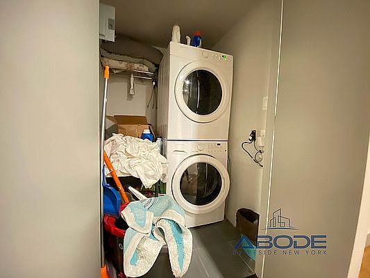 2nd image of 1258 Jefferson Ave #2