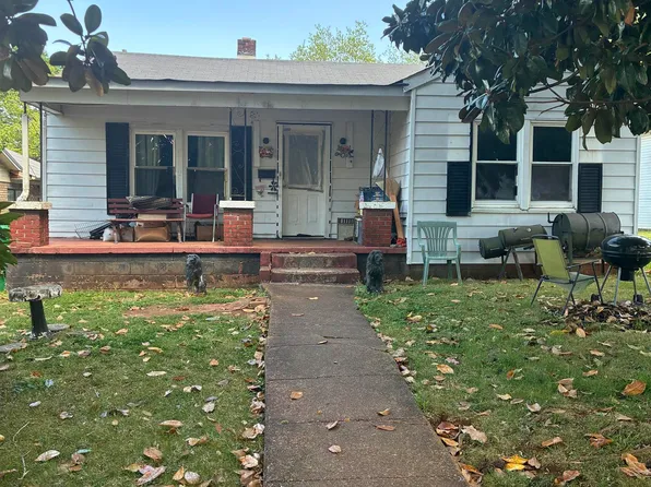 910 Sterling Blvd, Sheffield, AL 35660