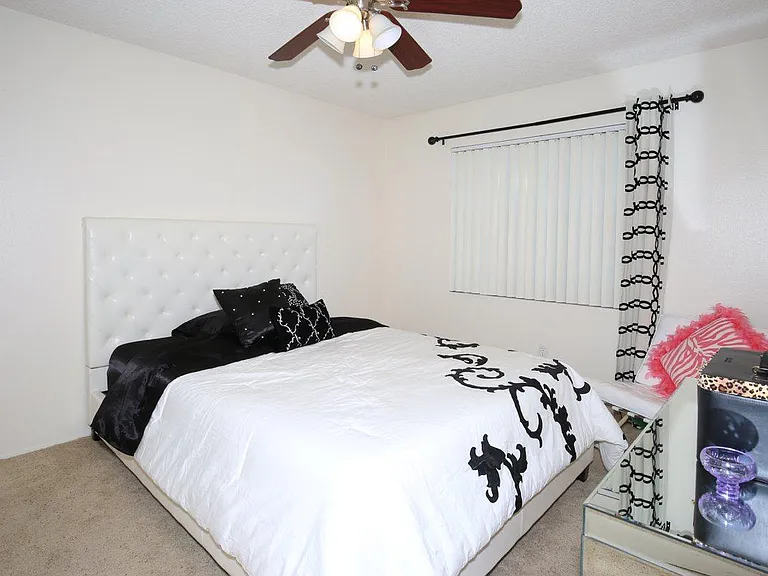 7614 Parkway Dr — Photo 43