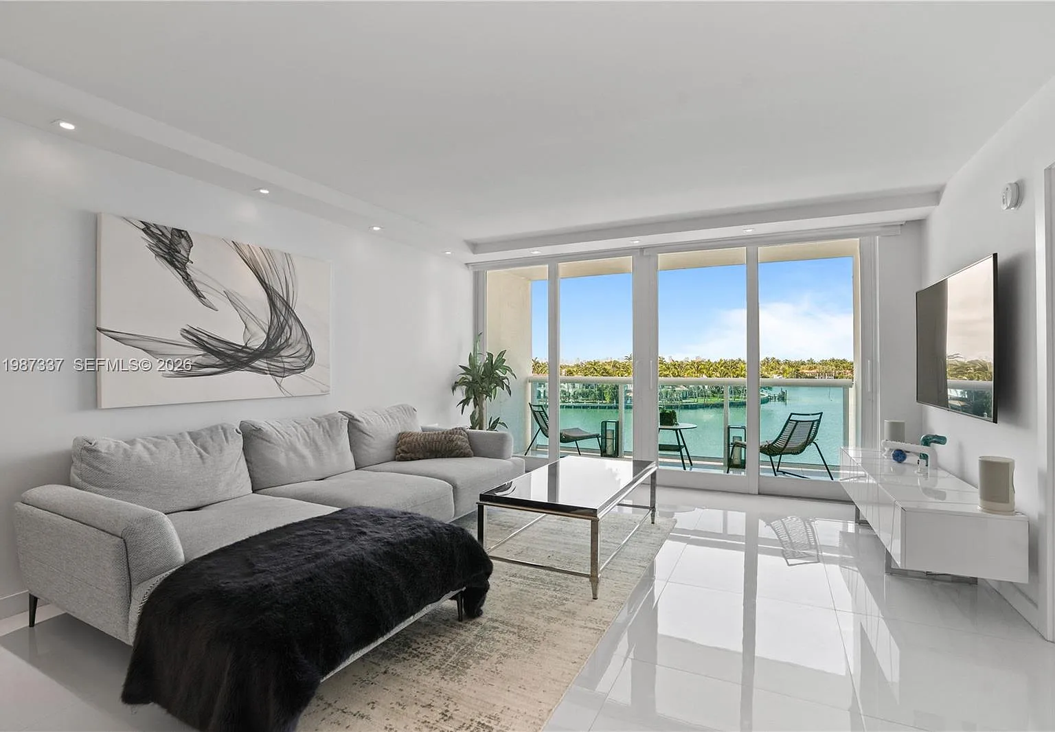 Aquasol Condo — Photo 2