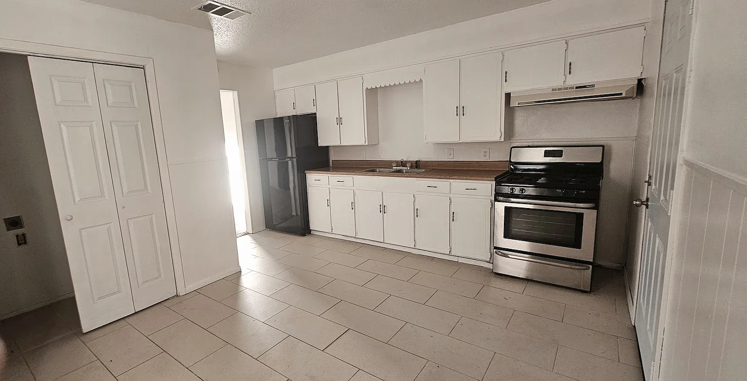 2 bed, 858 sqft, $1,200 — Photo 4