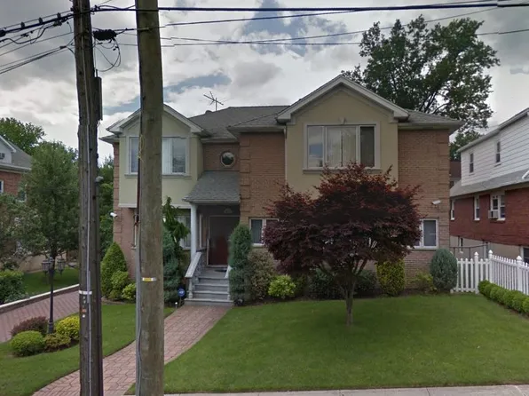 12 Vista Place image 1 of 28