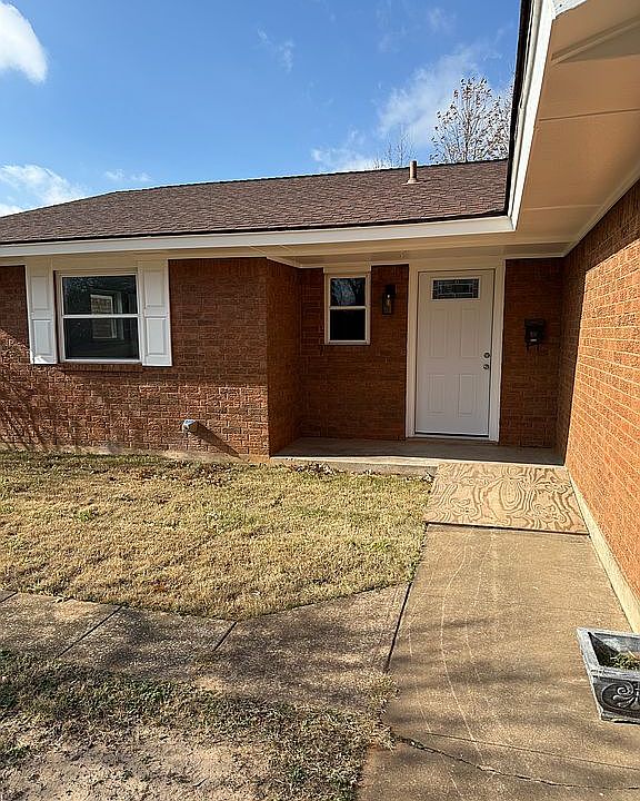 1st image of 4605 Meadowvale Dr