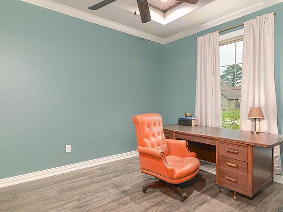 5th image of 211 Saddle Brook Cir
