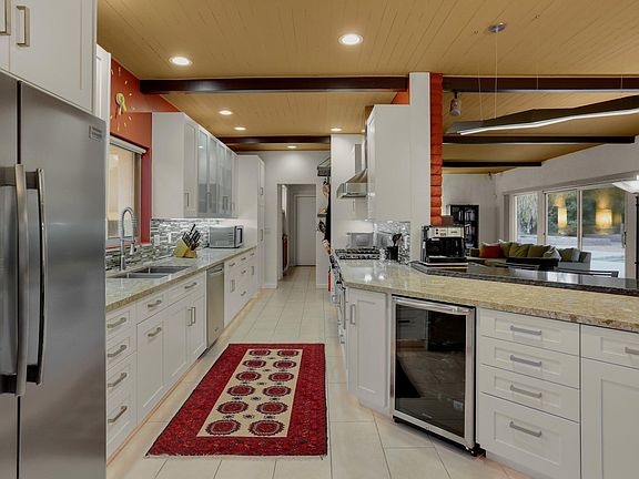 4th image of 2120 E Paseo Gracia