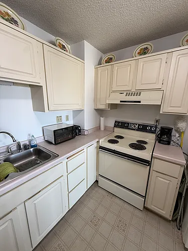 66 9th St E #1505 Photo 1