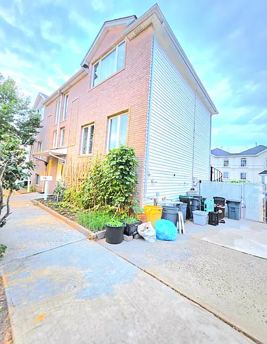 337 Hamden Ave Photo 1