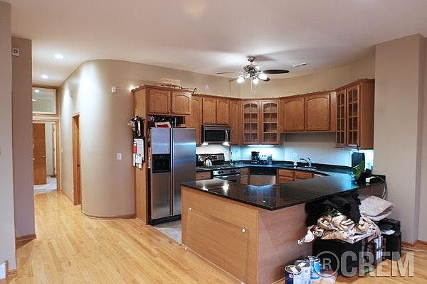 1st image of 1119 N Winchester Ave #3