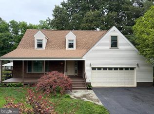 7033 Westmoreland Dr, Warrenton, VA 20187