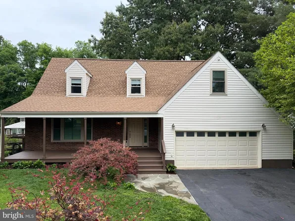 7033 Westmoreland Dr, Warrenton, VA 20187