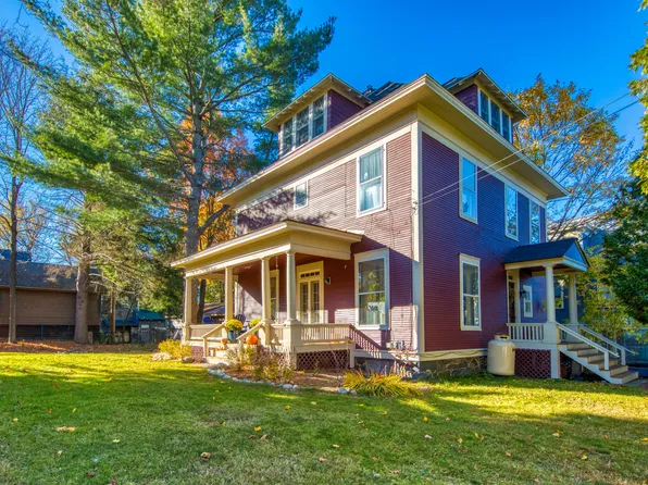 75 Franklin Ave, Saranac Lake, NY 12983