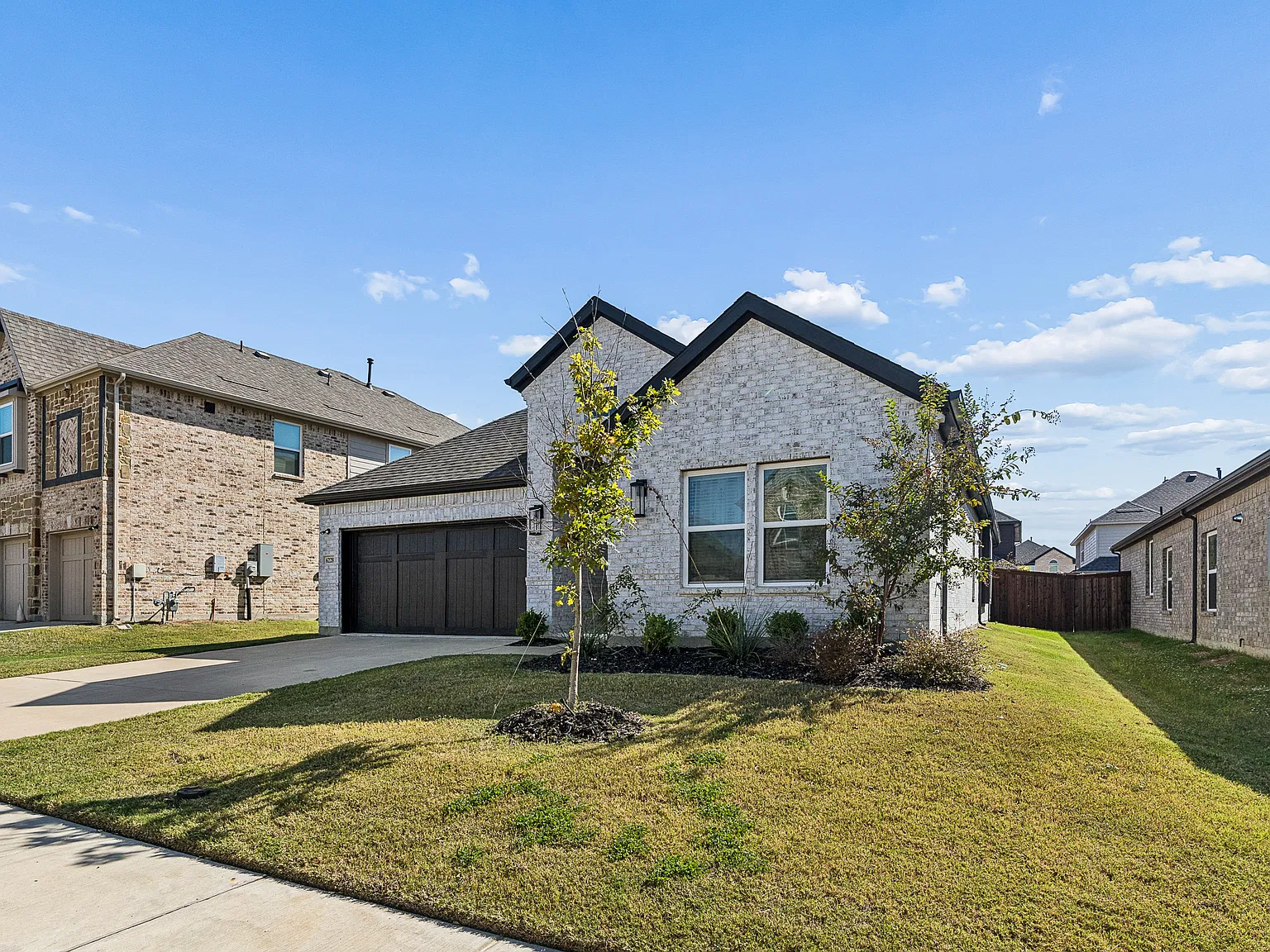 3 bed, 2.5 bath, 1940 sqft, $2,600 — Photo 3