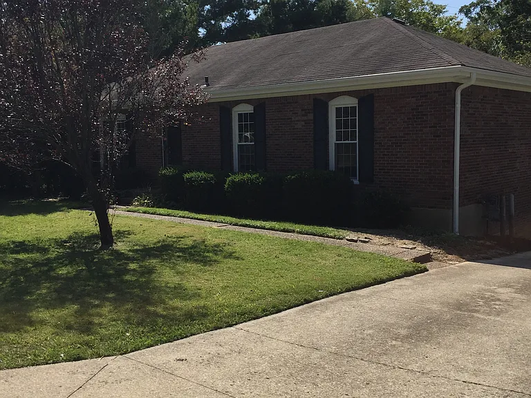 1000 Harmony Landing Rd — Photo 2