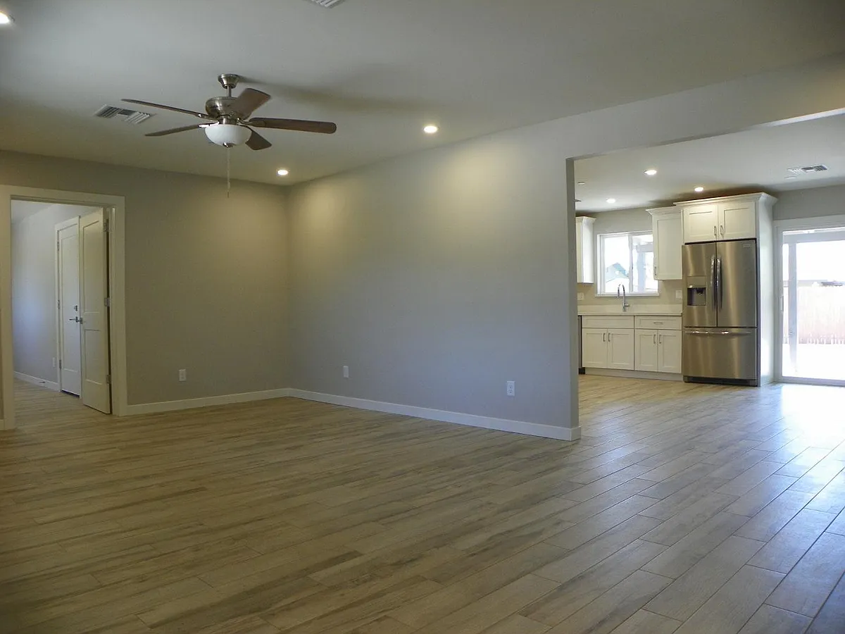 Building Photo - 8337 E Meadowbrook Ave