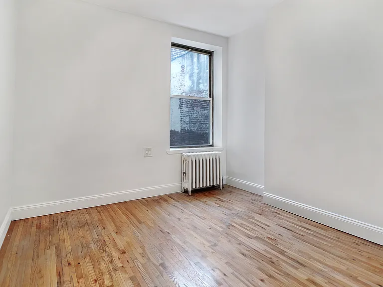 332 W 47th St #5A — Photo 9