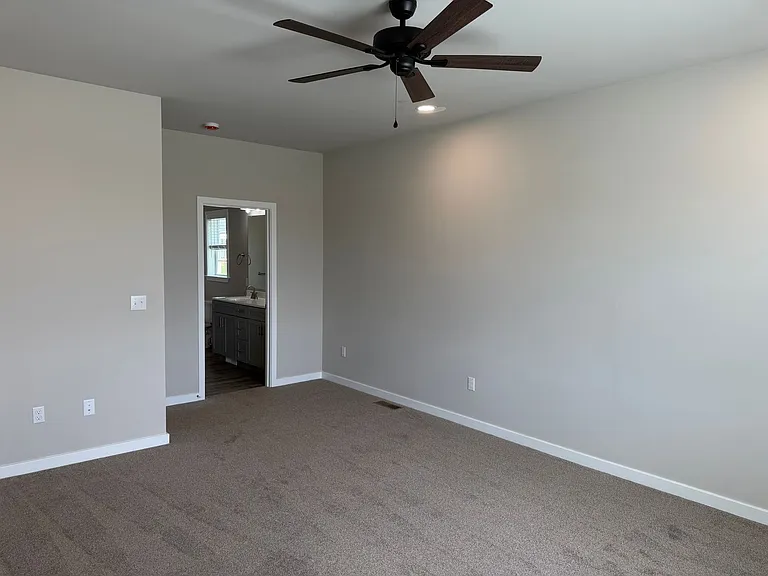 520 S Pine St — Photo 7