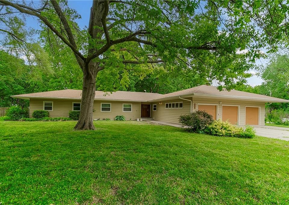 1st image of 448 Circle Dr