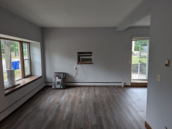 5th image of 30 Baker St W APT 1
