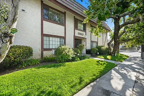 12603 Oxnard St #6 Photo 1