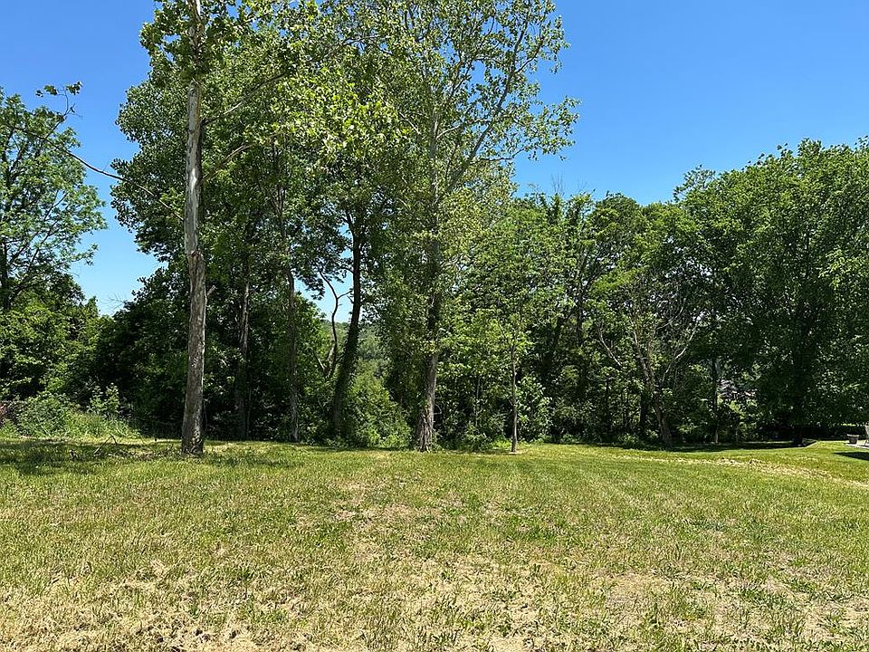 1st image of 162 Applewood Dr