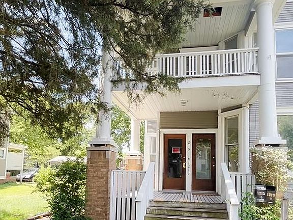 Upper unit, second floor
Bright and spacious. 2 bedrooms, 1 bathroom