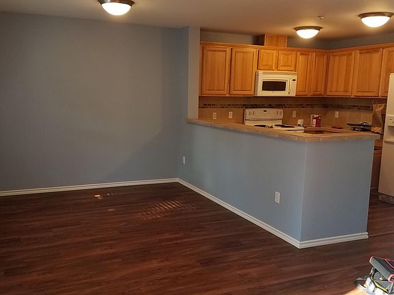 5th image of 1672 25th Pl NE #4-104