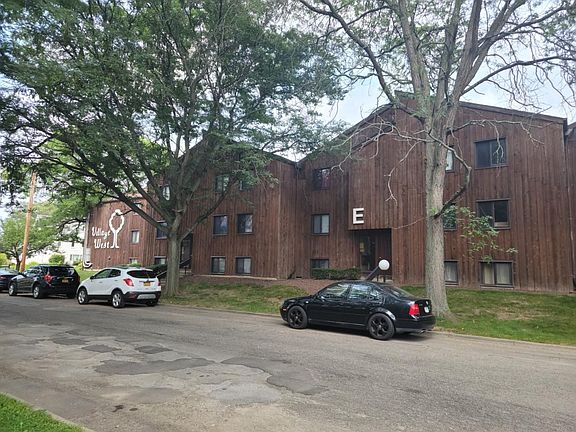 2nd image of 400 E Main St