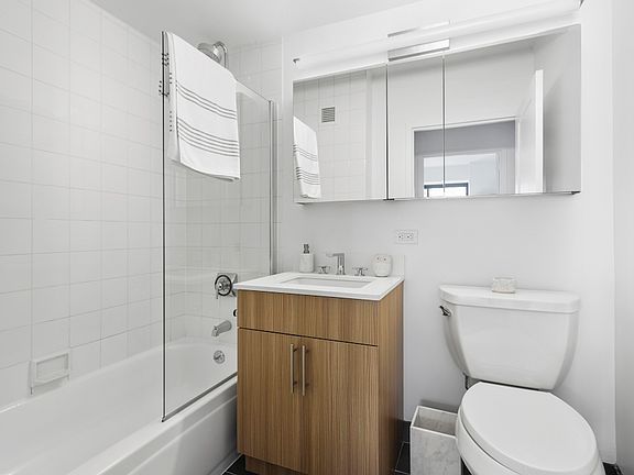 5th image of 200 E 87th St APT 10A