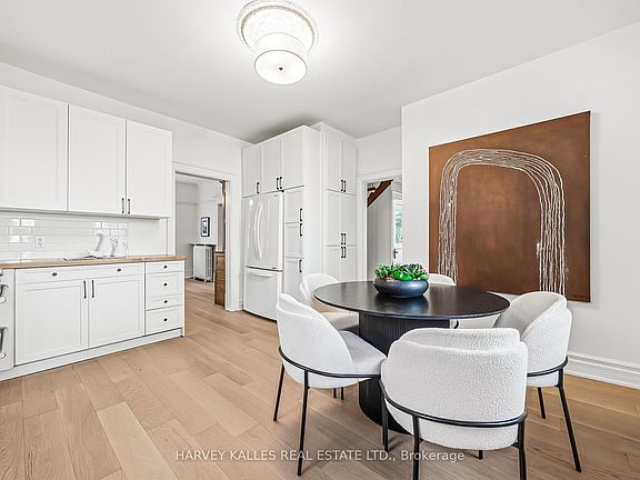 5th image of 139 Hammersmith Ave