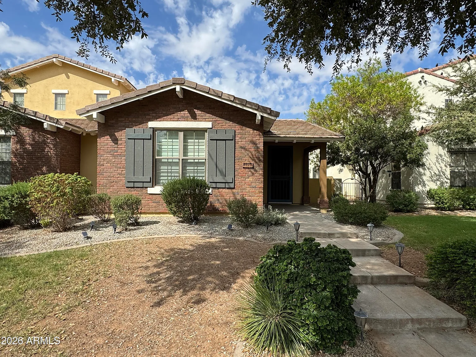 3 bed, 2.0 bath, 1679 sqft, $2,400 — Photo 2
