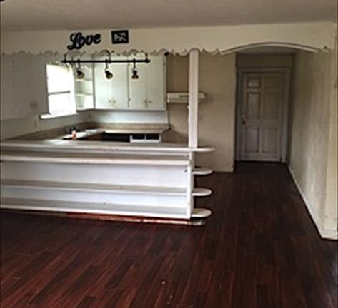 3rd image of 320 33rd Street Dr SE